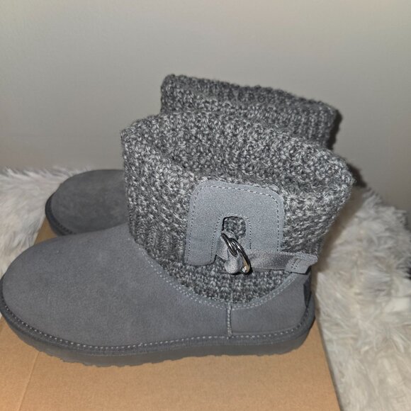 UGG Classic Solene Mini Bootie - Picture 10 of 10